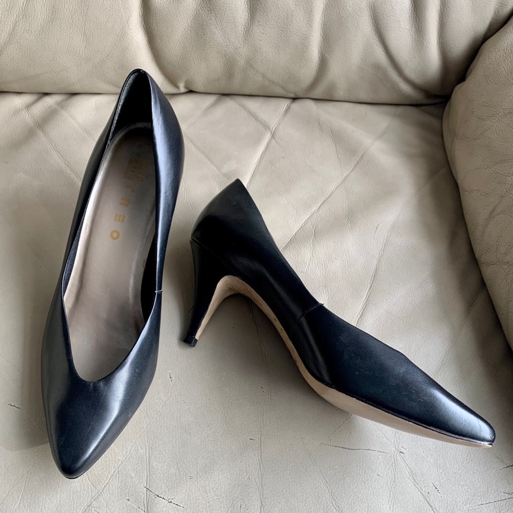 ladies heels. size 10. Treo